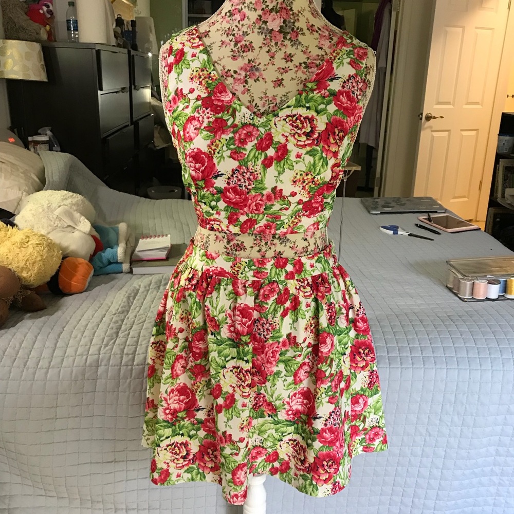 🌺 F21 Floral Two Piece Bundle, Skirt & Top, L